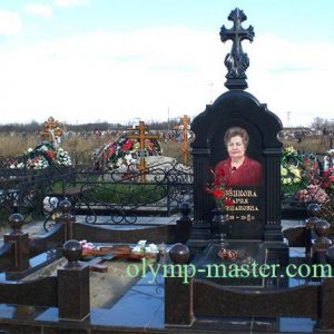 памятник с колоннами женский