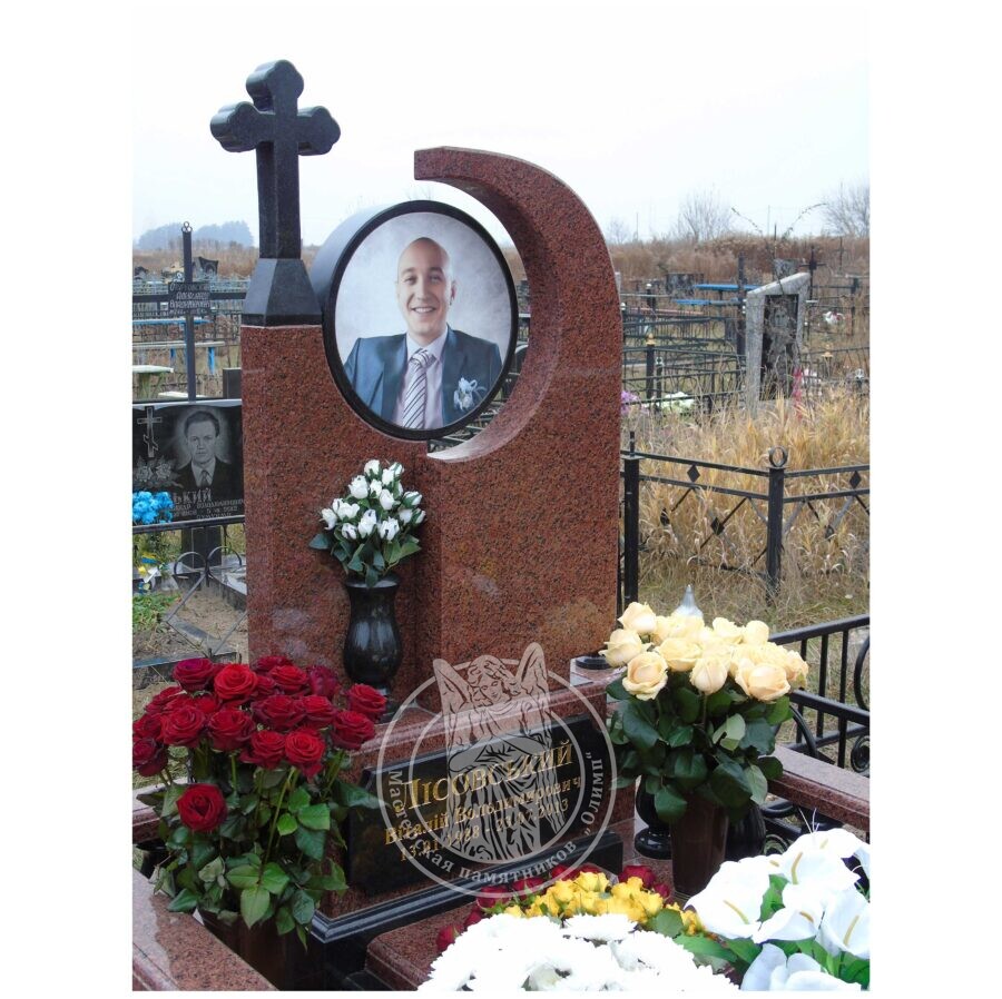 Пам'ятник із граніту з фотокерамікою