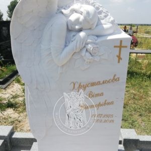 Сплячий ангел із мармуру на могилу