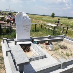 Сплячий Ангел із мармуру на могилу Вишгород