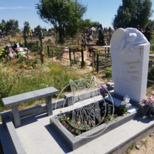 пам'ятник із мармуру Нові Петрівці