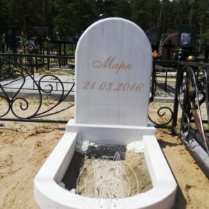 Дитячий пам'ятник із білого мармуру Ірпінь