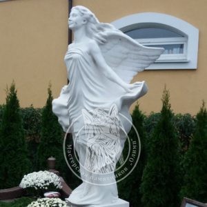 гранітний цоколь