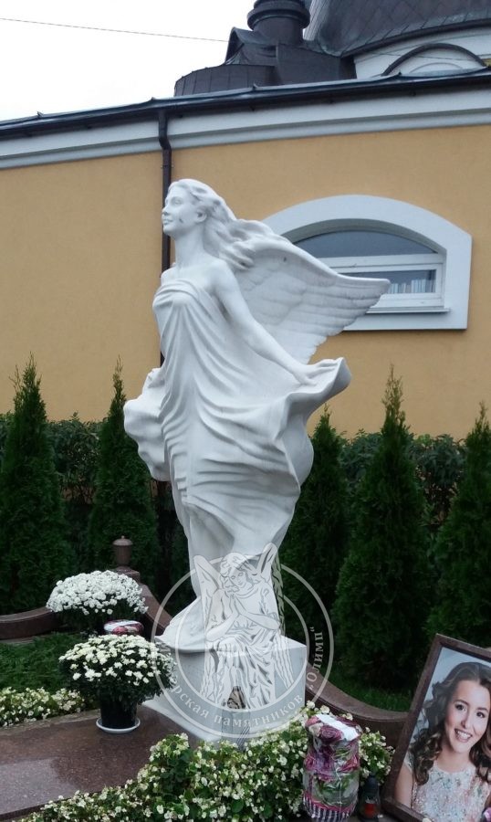 гранітний цоколь