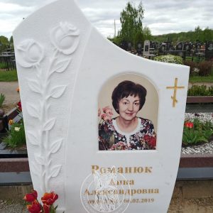 памятники с розами