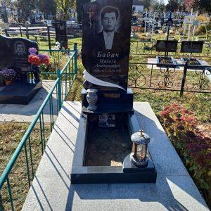 памятник мужчине