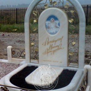 Детское надгробие из мрамора с ковкой № 36