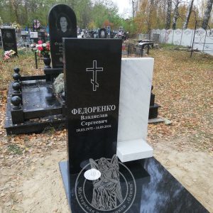 Памятник в Итальянском стиле из гранита и мрамора село Сыраи Козелецкий район