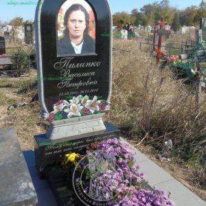 Гранитный памятник женщине